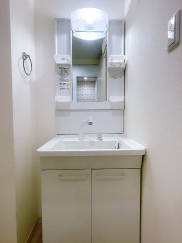 独立洗面台(写真は反転タイプのお部屋です)