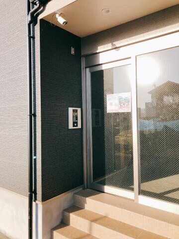 物件外観写真2　(オートロック付き☆)
