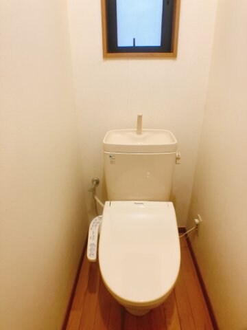 物件内観写真7　(温水洗浄便座付)