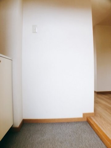 物件内観写真4　(明るい玄関にはシューズクローク付き★)