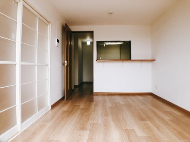 物件内観写真6　(バルコニー付きのリビング★)