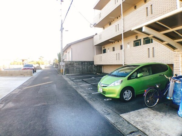 駐車場(駐車場完備★)