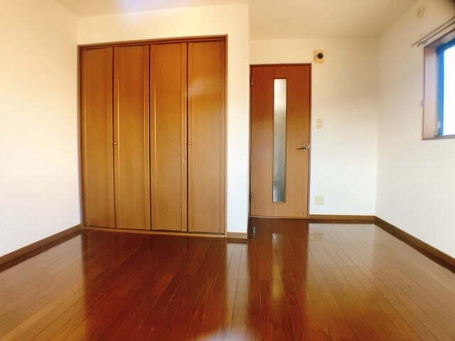 物件内観写真9　(個人の部屋や寝室としても使える洋室★)