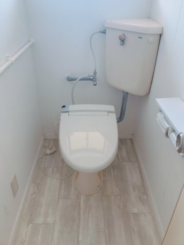 トイレ(201号室の写真です♪設備・間取り等現状優先。)