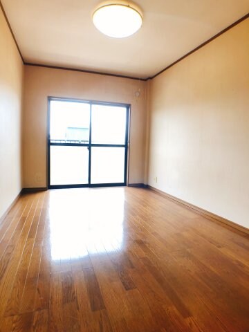 物件内観写真20　(2F洋室★個人の部屋や寝室としても使える洋室★)