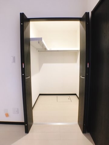 物件内観写真8　(ウォークインクローゼット★)