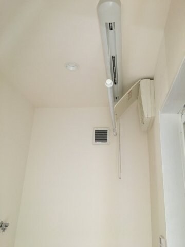 物件内観写真17　(室内物干し付き)