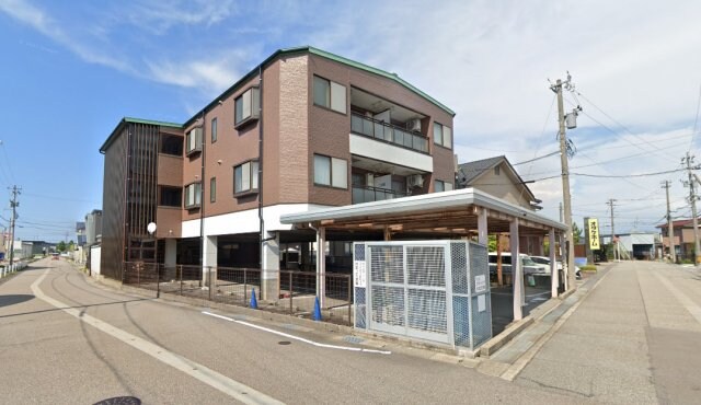 物件外観写真1　(融雪付きの角地です！)