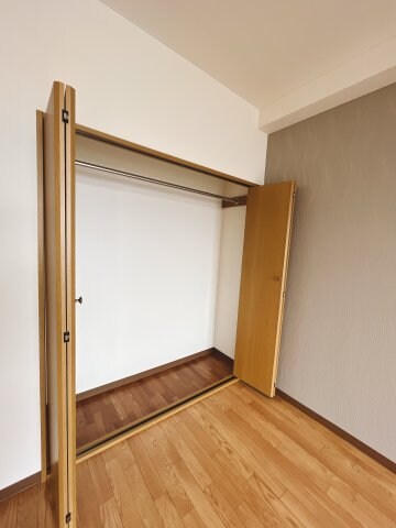 物件内観写真10　(リビング収納)