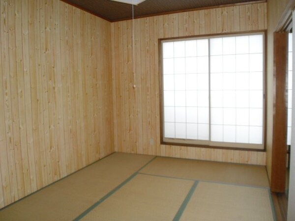 和室(西向きの明るいお部屋です)