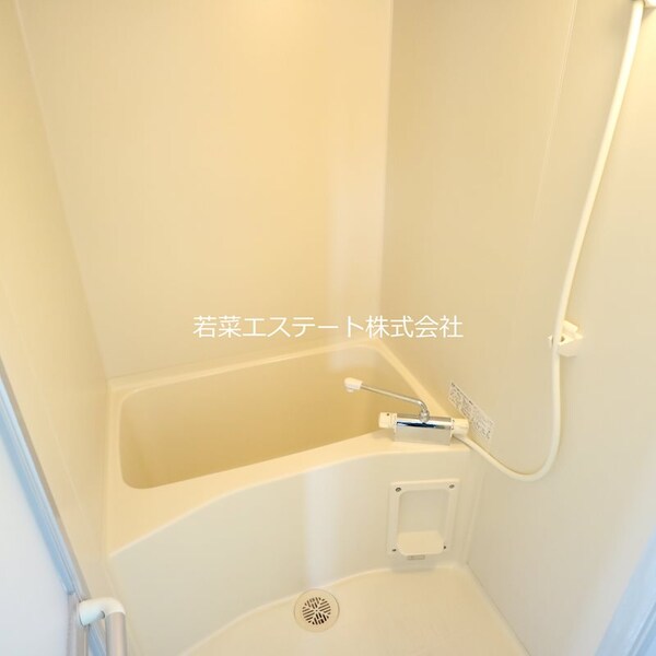 風呂画像(写真は201号室のものとなります。)
