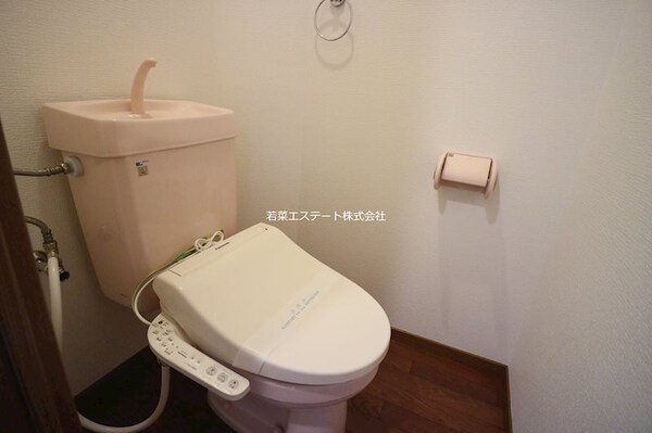 トイレ(写真は201号室のものとなります。)