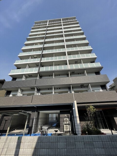 物件外観写真2　(大きな迫力のあるマンションです♪)