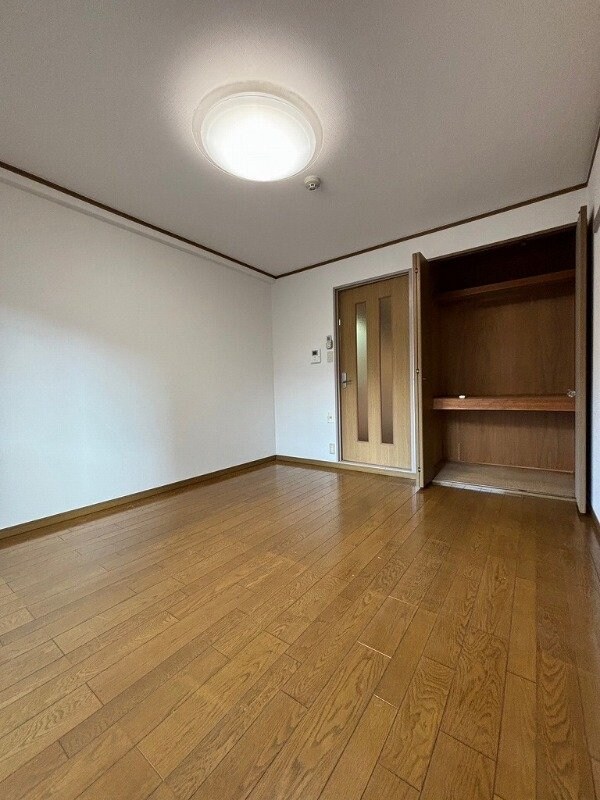 物件内観写真12　(7帖洋室♪)