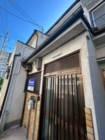 阪急宝塚線 庄内駅 2階建 築63年の外観写真