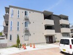 3階建て軽量鉄骨造です♪