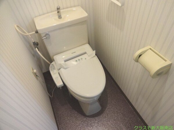 トイレ(冬場も安心の温水洗浄便座です。。)