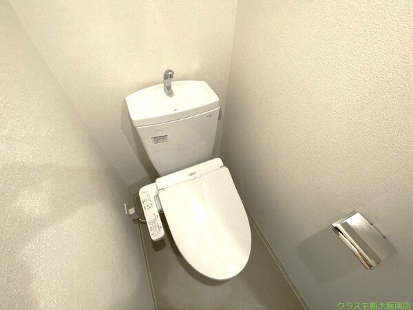 トイレ(上部には棚があり便利です！)