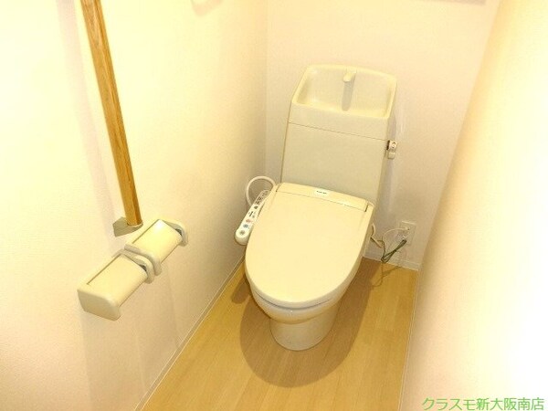 トイレ(温水便座付きのトイレです。)