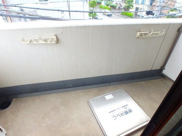 バルコニー(他のお部屋の参考写真となります。)