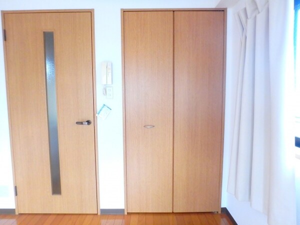 収納(他のお部屋の参考写真となります。)