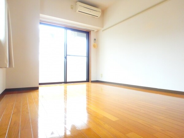 洋室(他のお部屋の参考写真となります。)