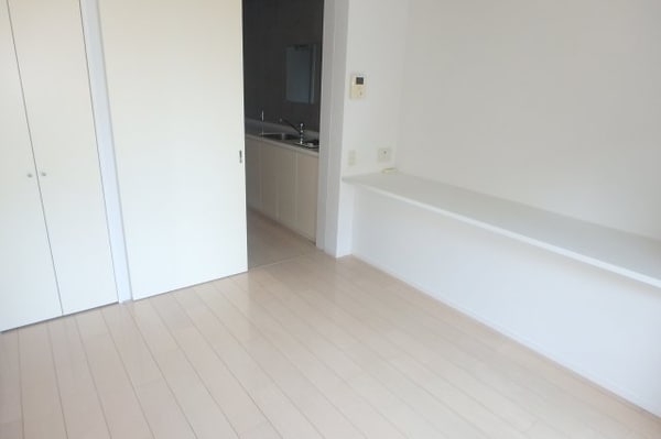 寝室(反転のお部屋の参考写真となります。)