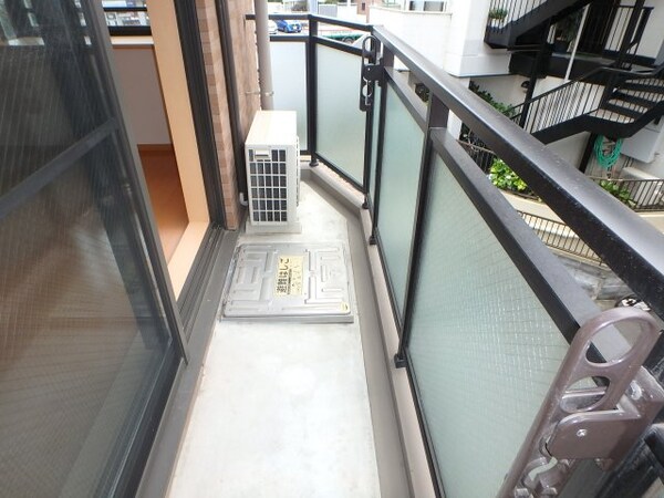 バルコニー(他のお部屋の参考写真となります。)