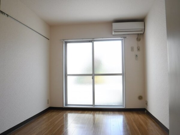 居室(他のお部屋の参考写真となります。)