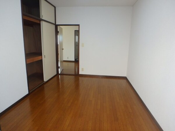 洋室(他のお部屋の参考写真となります。)