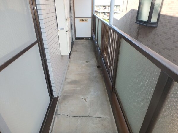 バルコニー(他のお部屋の参考写真となります。)