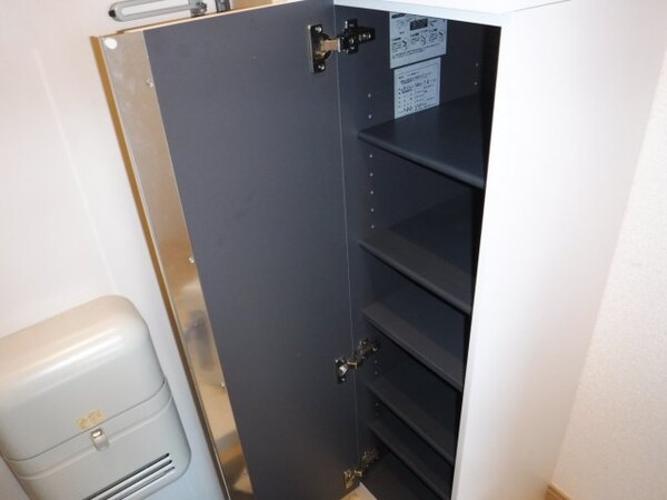 収納(他のお部屋の参考写真となります。)