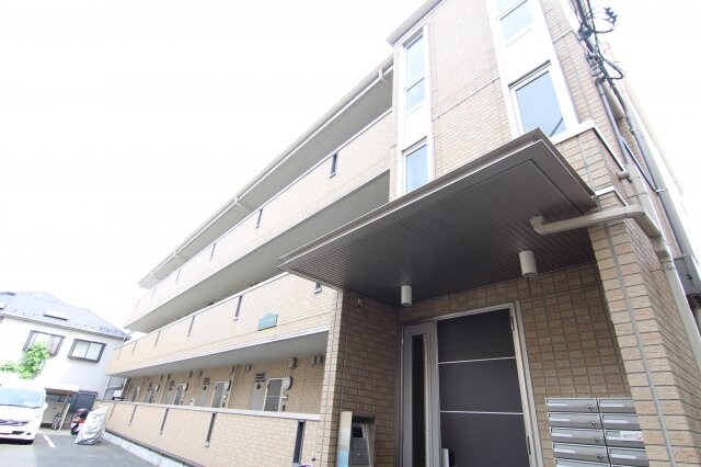 物件外観写真1　(2008年完成オートロック完備♪)