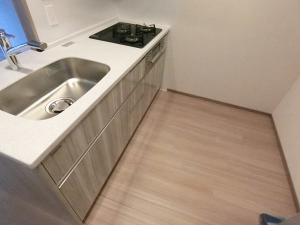 キッチン(他のお部屋の参考写真となります。)
