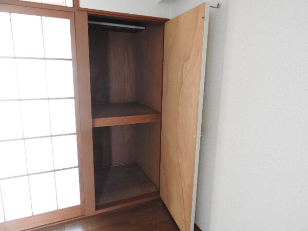 収納(他のお部屋の参考写真となります。)