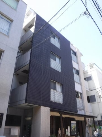 物件外観写真1　(2009年完成デザイナーズマンション♪)