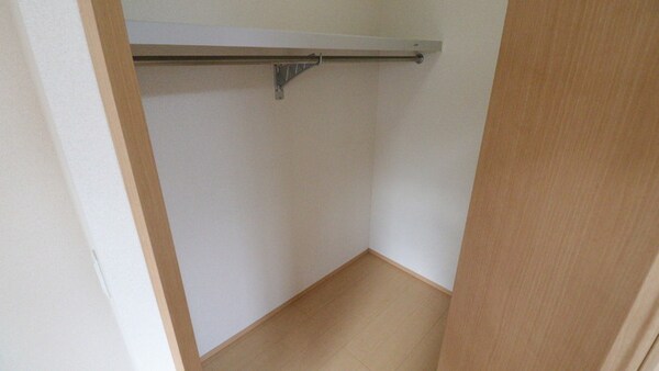 収納(他のお部屋の参考写真となります。)