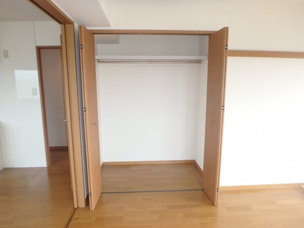 収納(他のお部屋の参考写真となります。)