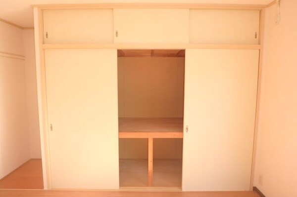 収納(他のお部屋の参考写真となります。)