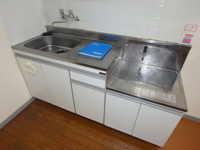 物件内観写真4　(システムキチンに変更済み)