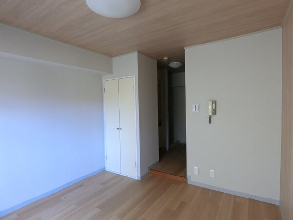 寝室(他のお部屋の参考写真となります。)