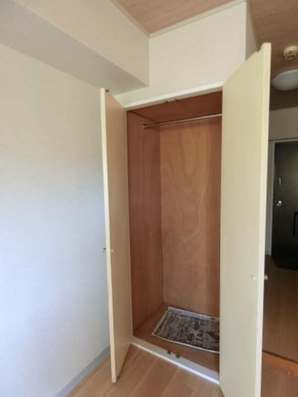 収納(他のお部屋の参考写真となります。)