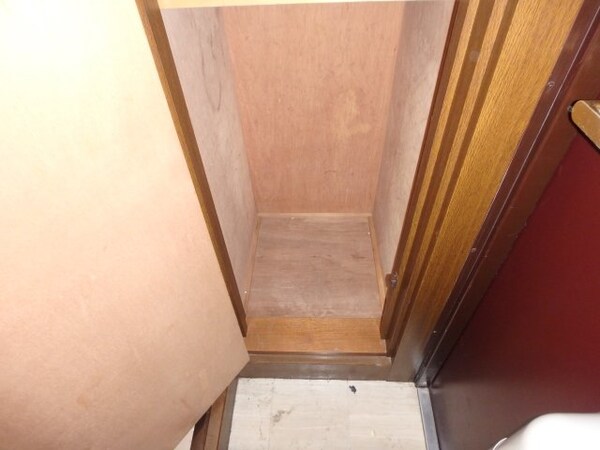 収納(他のお部屋の参考写真となります。)