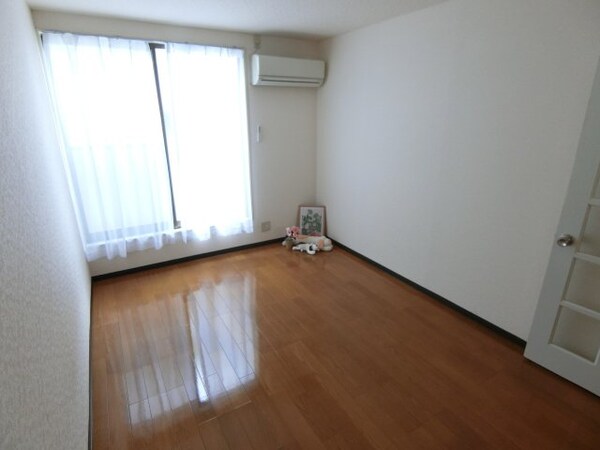 居室(他のお部屋の参考写真となります。)