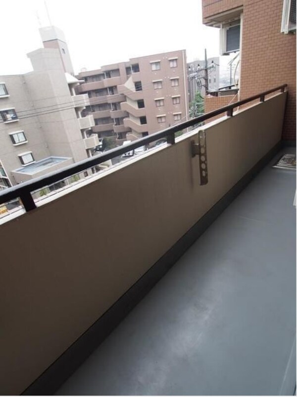 バルコニー(他のお部屋の参考写真となります。)