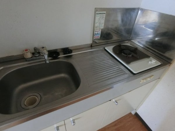 キッチン(他のお部屋の参考写真となります。)
