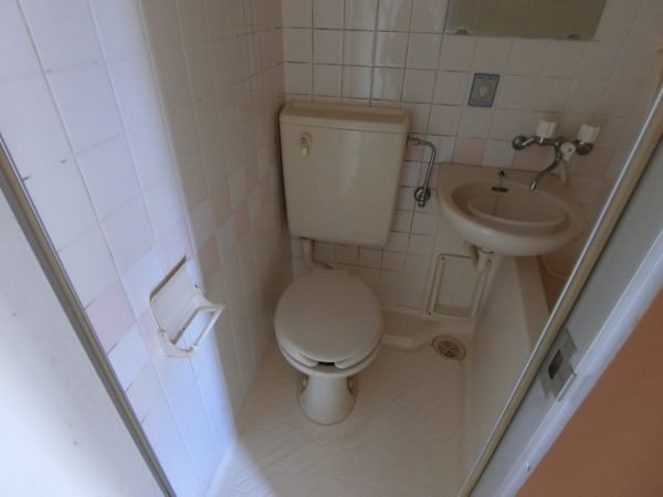 トイレ(他のお部屋の参考写真となります。)