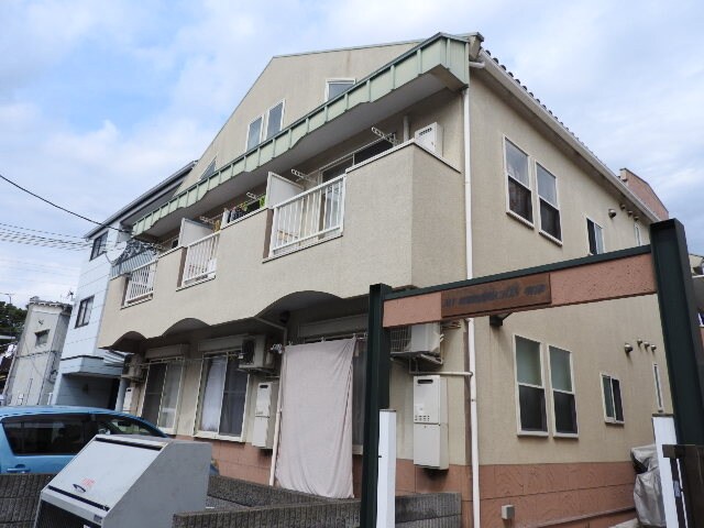 物件外観写真1　(2002年完成♪かわいい外観♪)