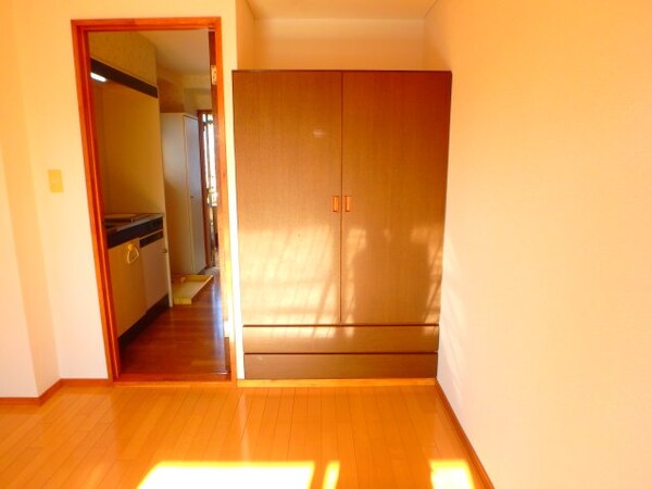 収納(他のお部屋の参考写真となります。)