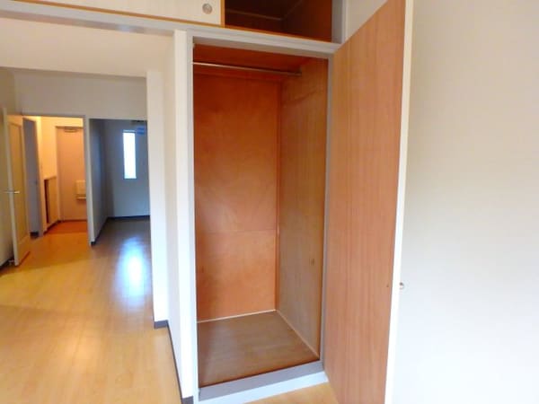収納(他のお部屋の参考写真となります。)